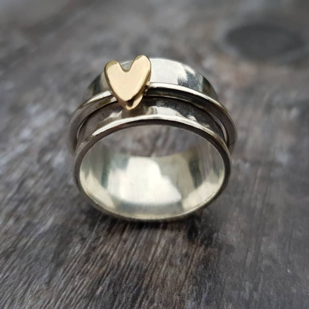 Anillo vintage de corazón de oro con plata