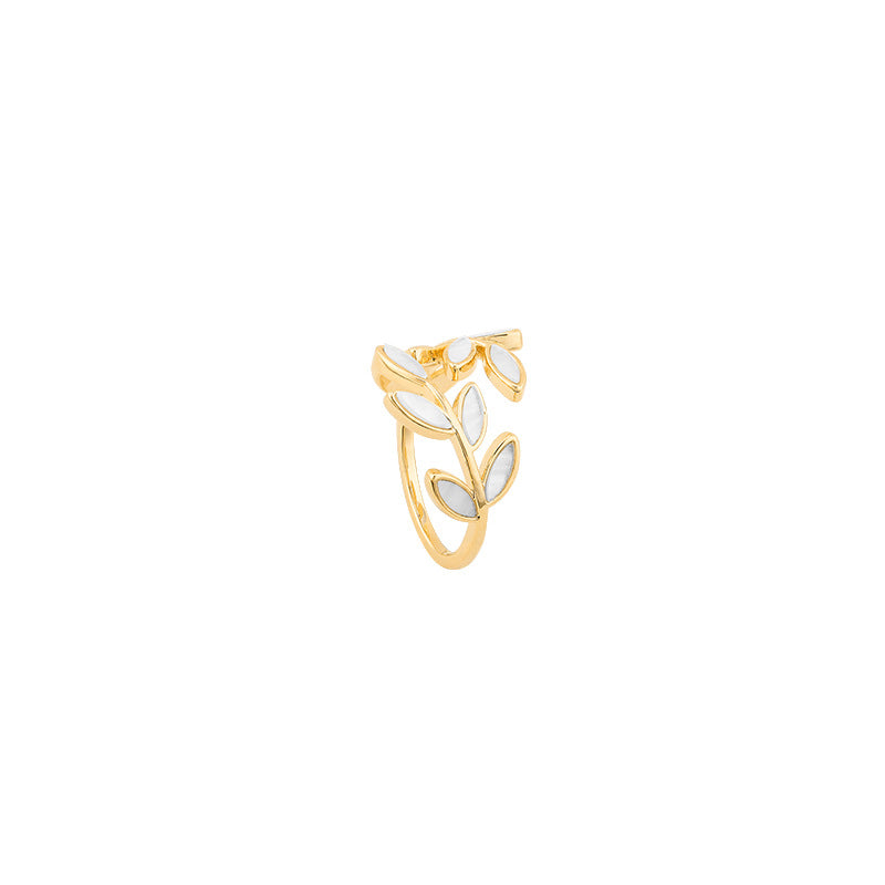 Anillo de oro ajustable con hoja y ópalo blanco
