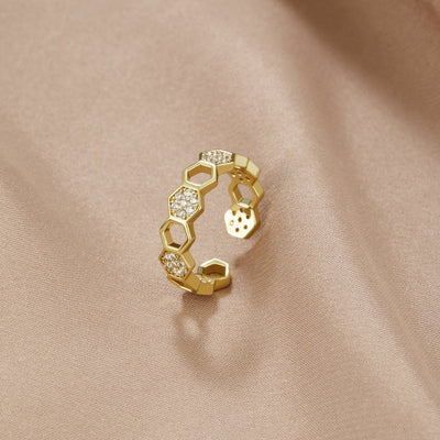 Anillo de panal en oro y cristal