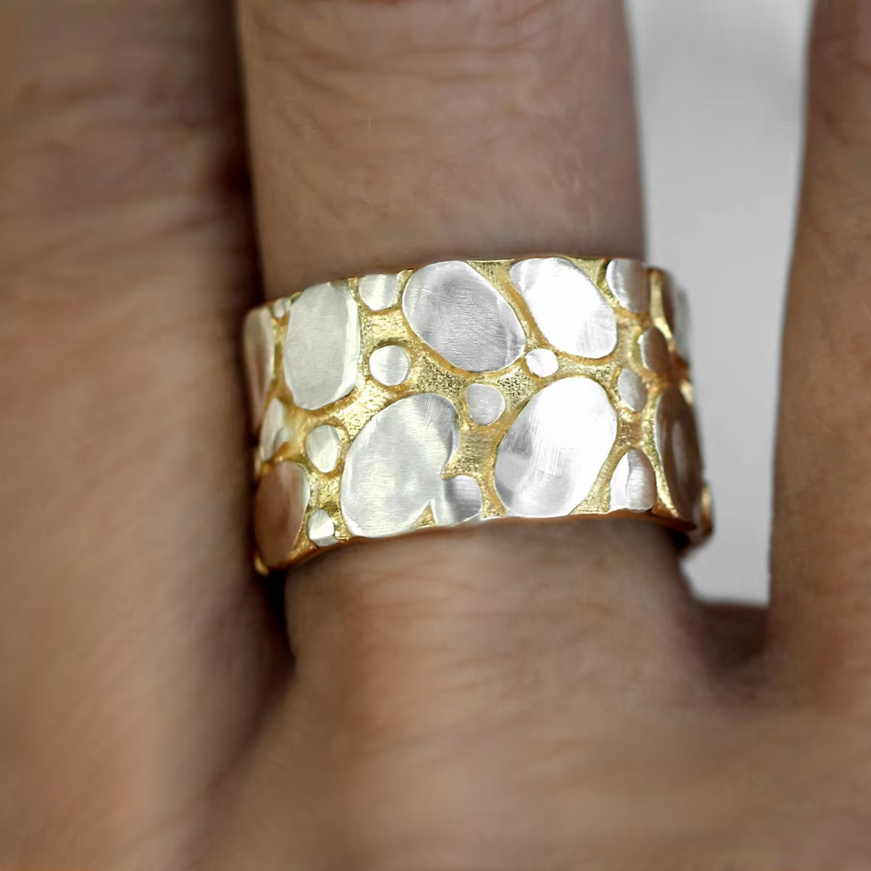 Anillo vintage de oro grueso